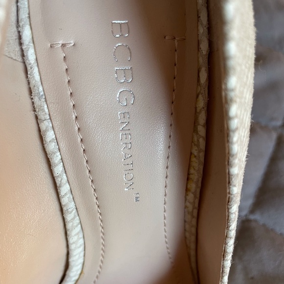BCBG Creamy White and Gold Parade Platform Pumps!! 👠 - Picture 10 of 15